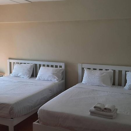 Lomsabai Apartments Bang Saen Bagian luar foto