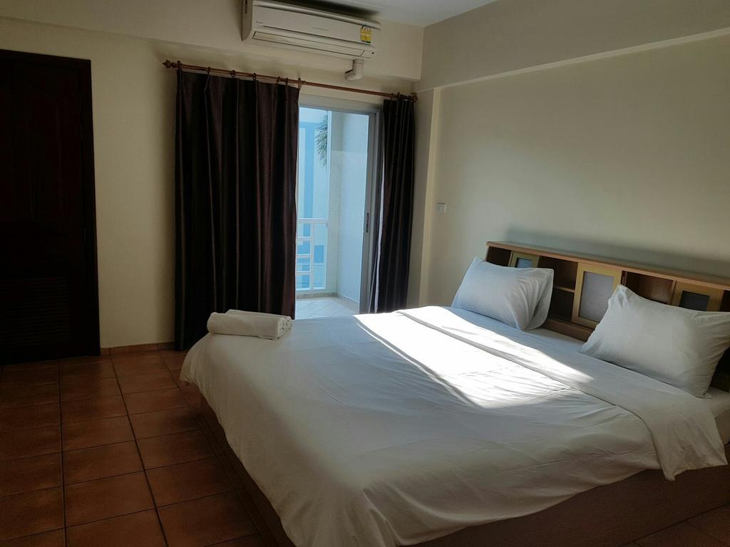 Lomsabai Apartments Bang Saen Bagian luar foto