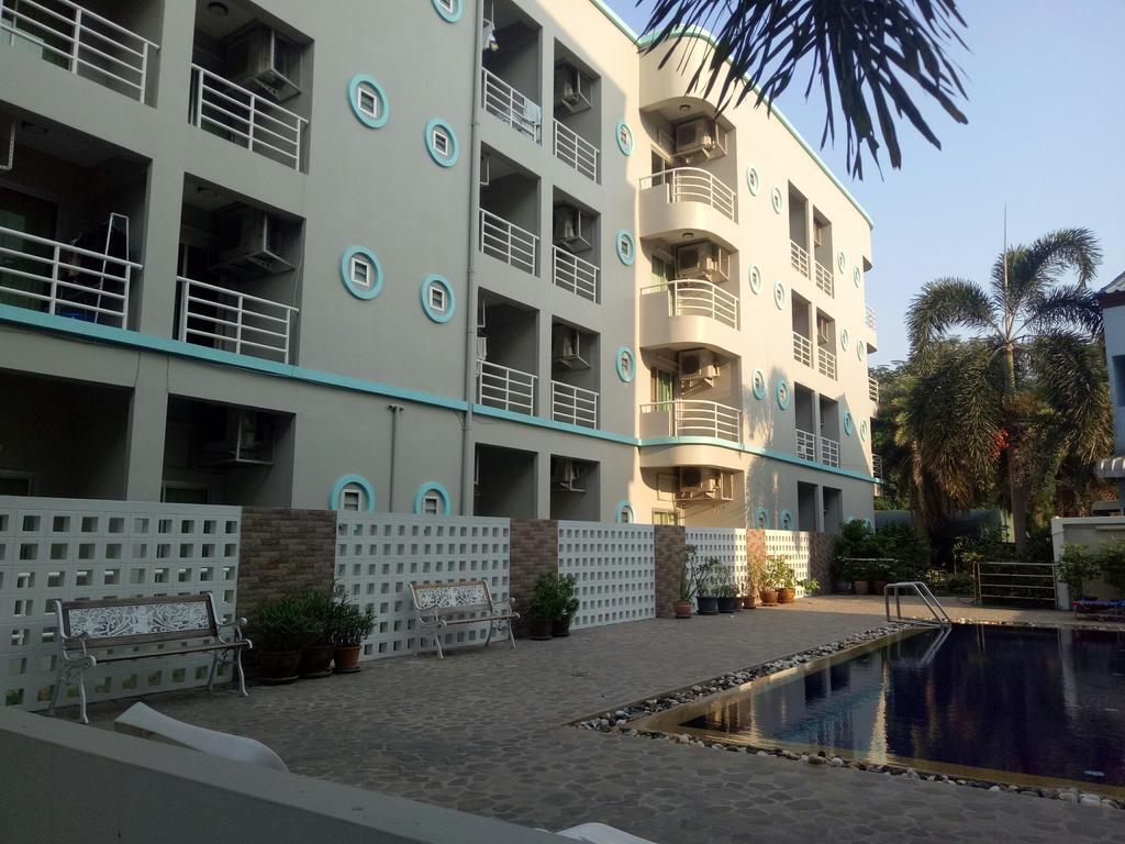 Lomsabai Apartments Bang Saen Bagian luar foto