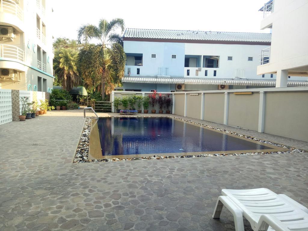 Lomsabai Apartments Bang Saen Bagian luar foto