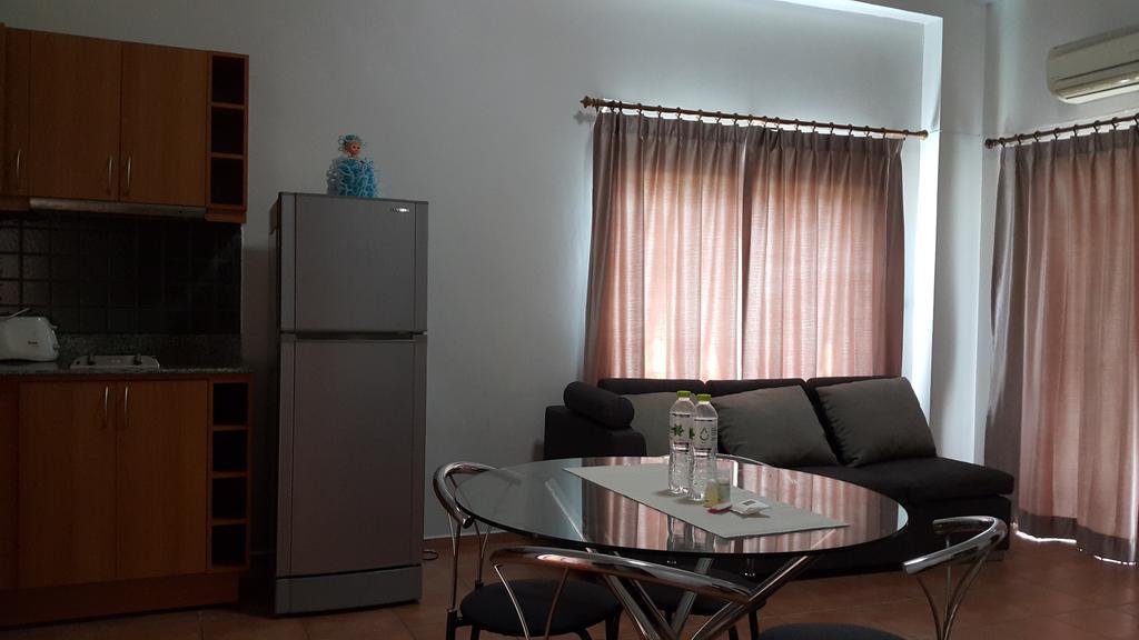 Lomsabai Apartments Bang Saen Bagian luar foto