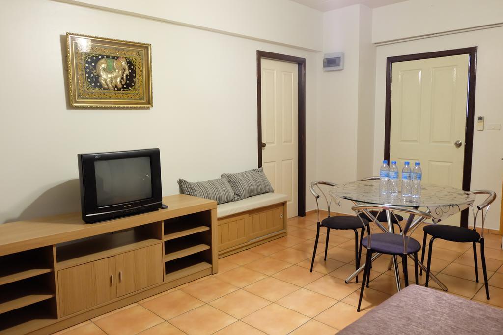 Lomsabai Apartments Bang Saen Bagian luar foto