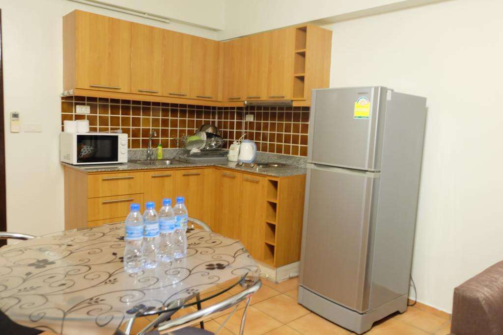 Lomsabai Apartments Bang Saen Bagian luar foto