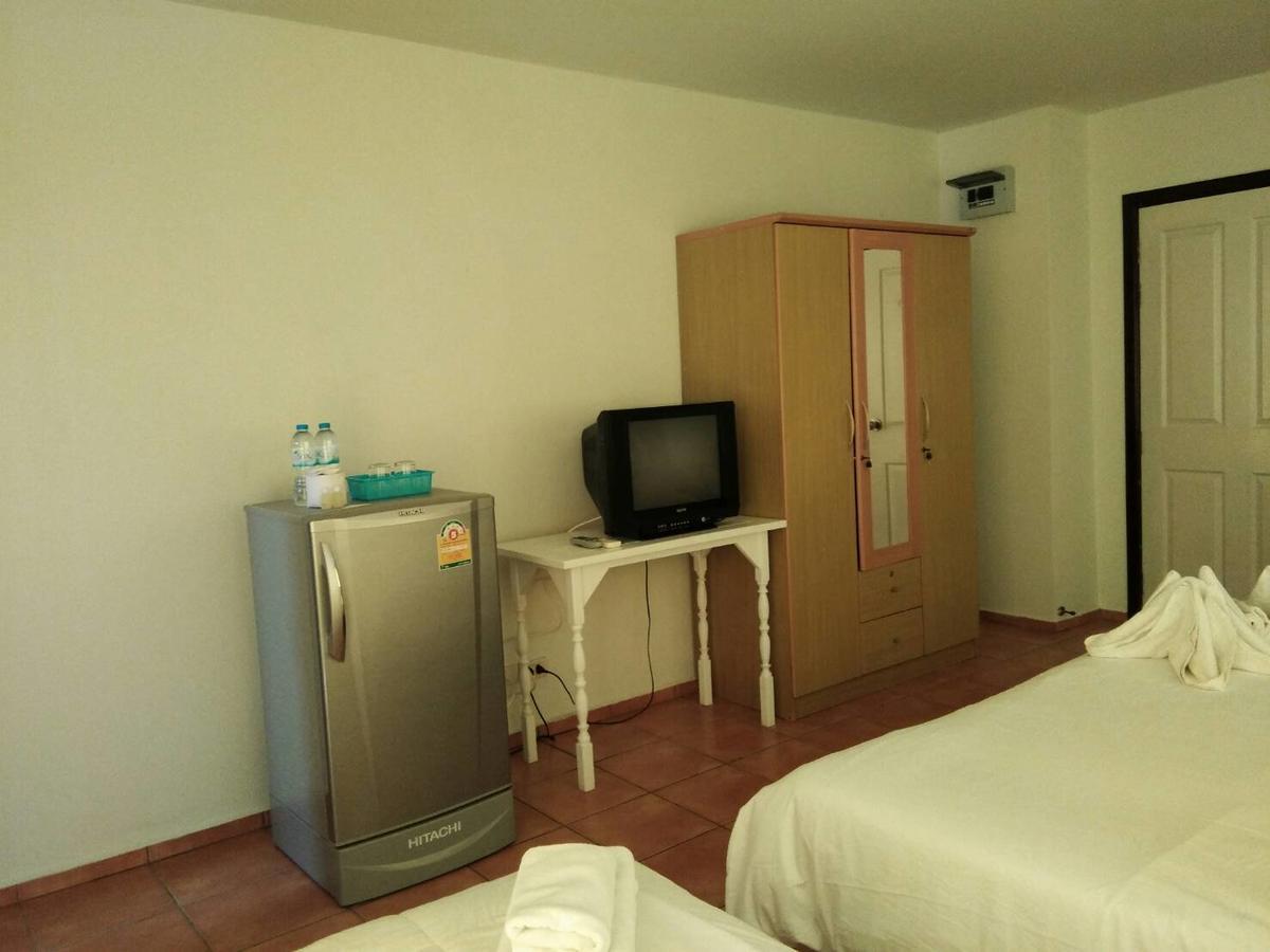 Lomsabai Apartments Bang Saen Bagian luar foto