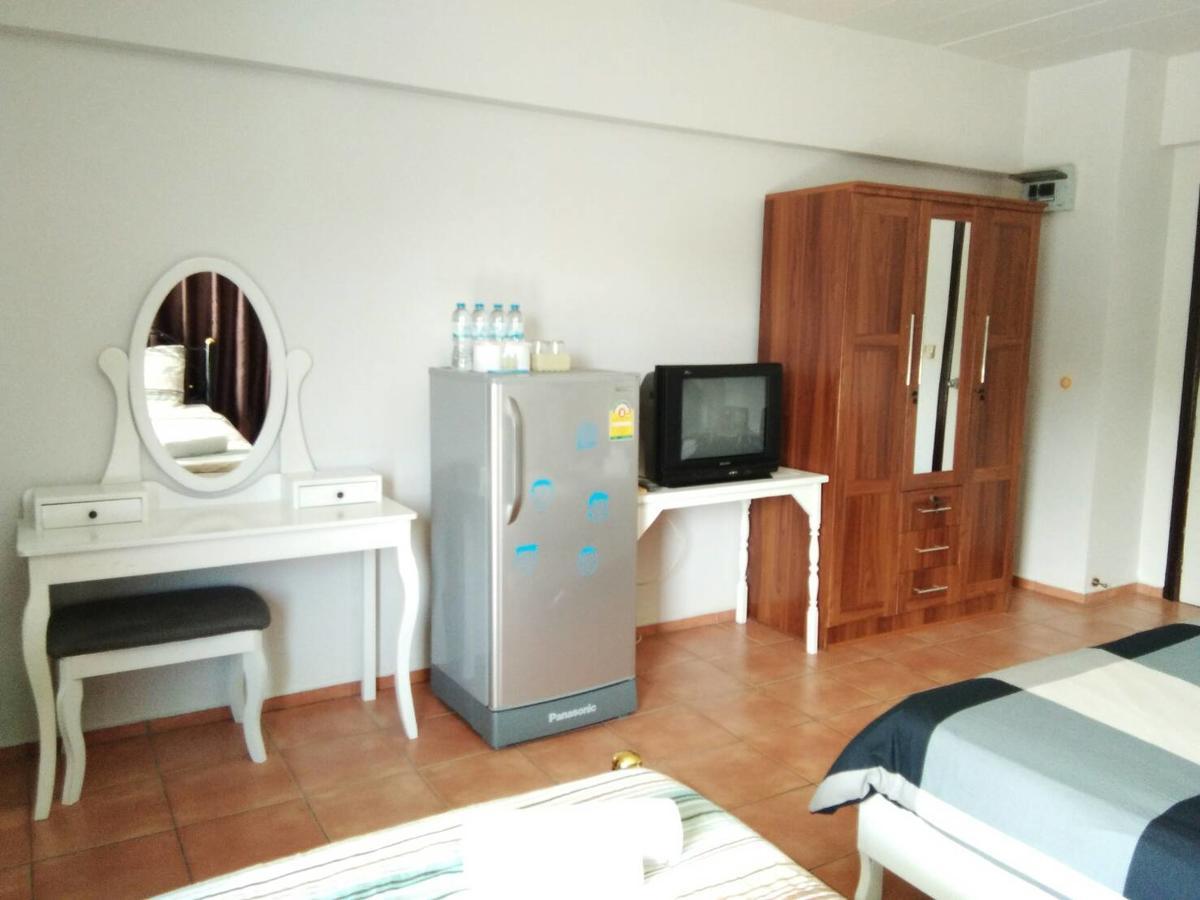 Lomsabai Apartments Bang Saen Bagian luar foto