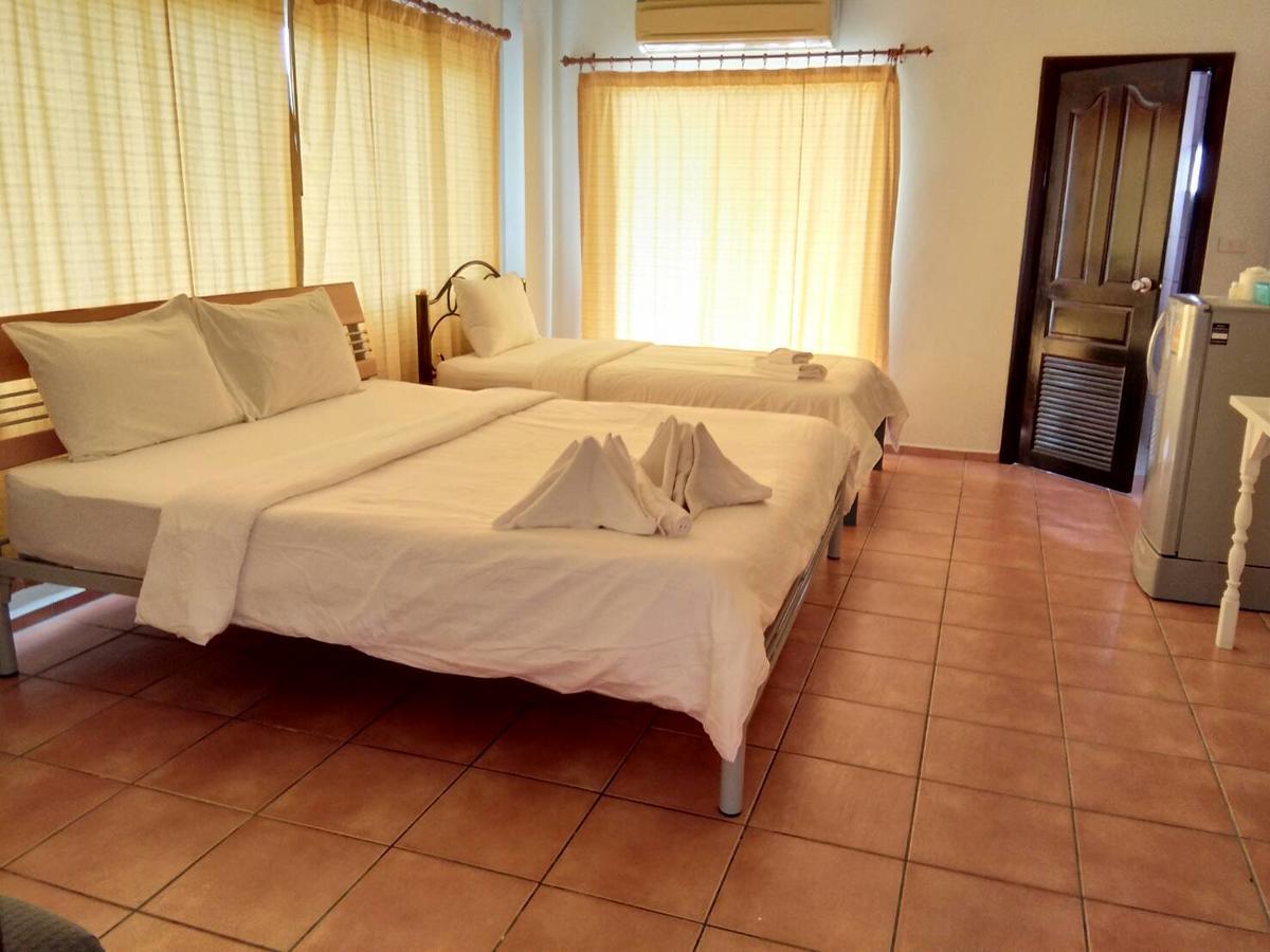 Lomsabai Apartments Bang Saen Bagian luar foto