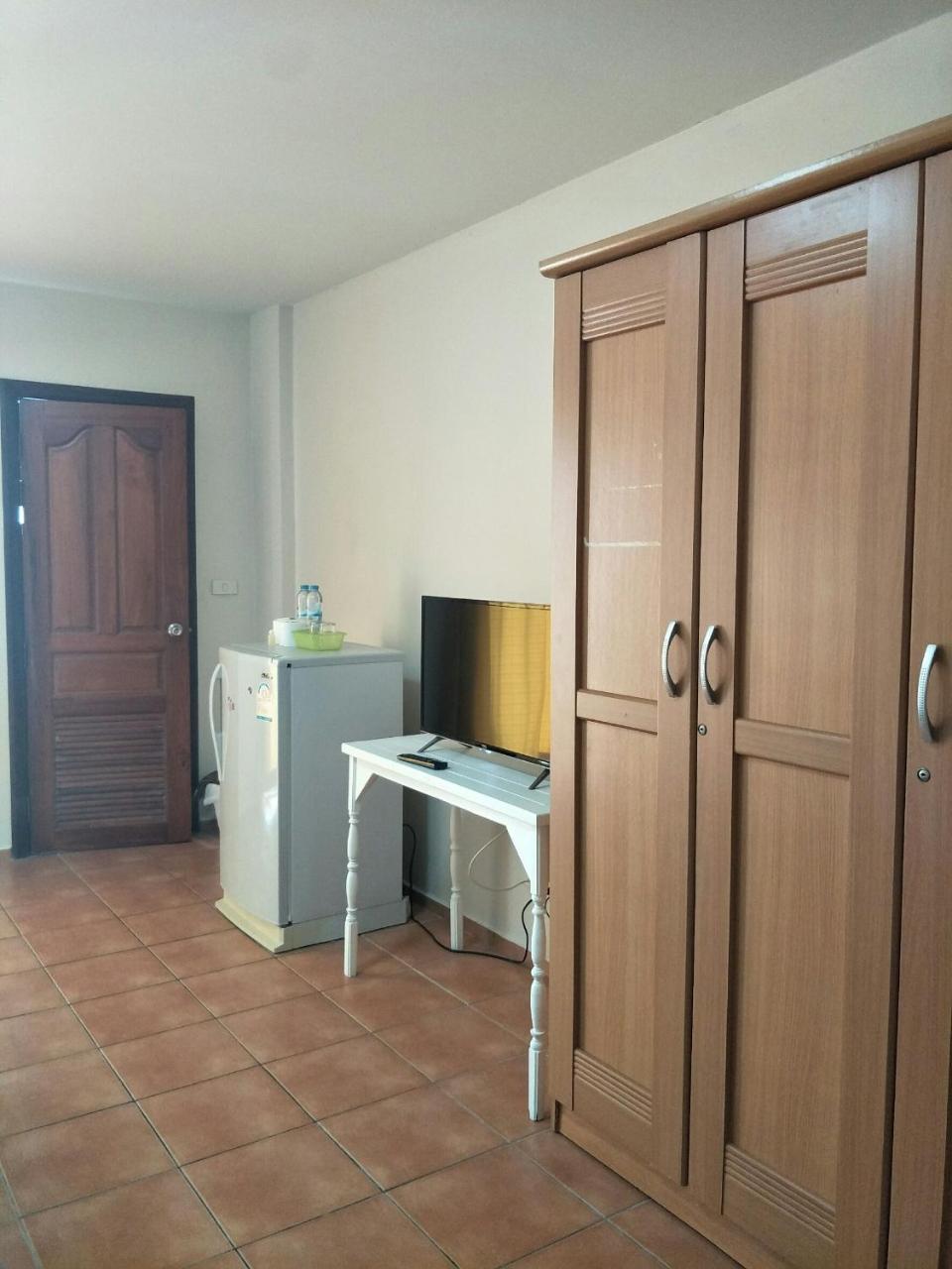 Lomsabai Apartments Bang Saen Bagian luar foto