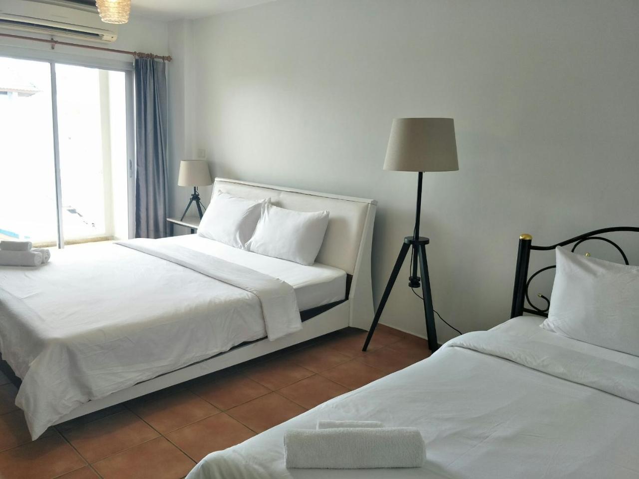 Lomsabai Apartments Bang Saen Bagian luar foto