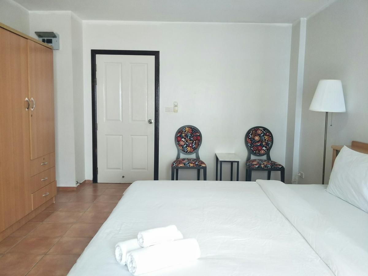 Lomsabai Apartments Bang Saen Bagian luar foto