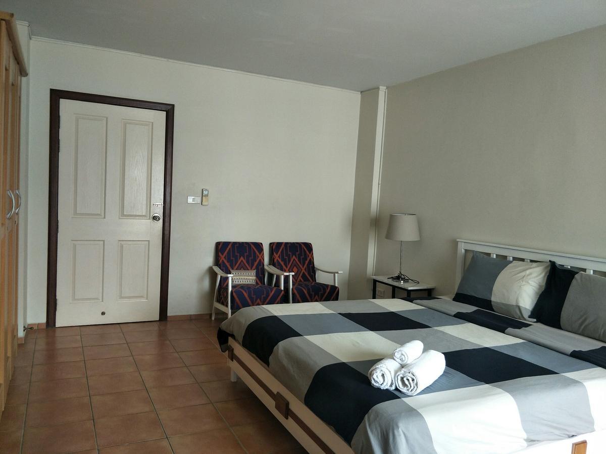 Lomsabai Apartments Bang Saen Bagian luar foto