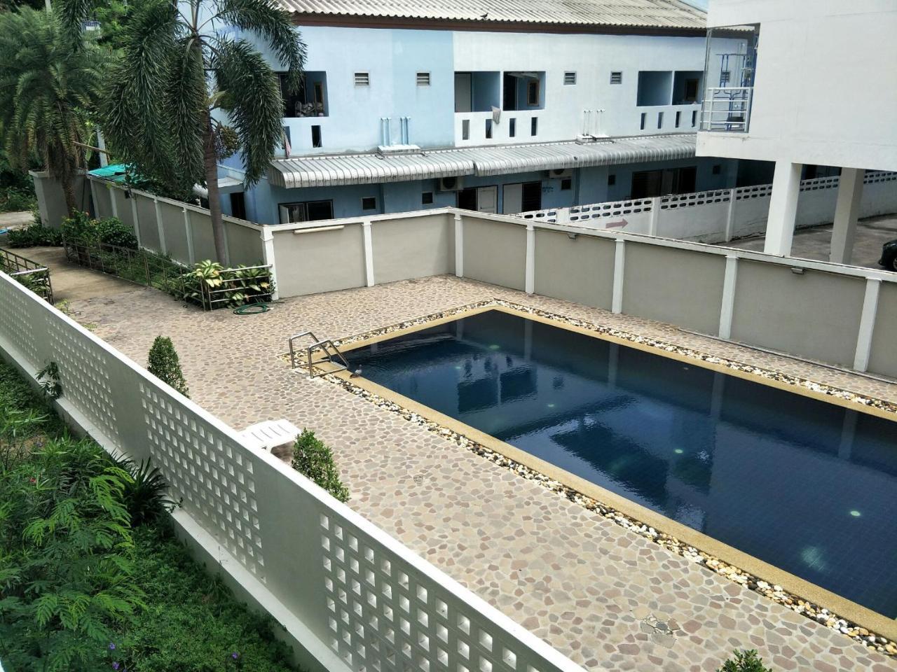 Lomsabai Apartments Bang Saen Bagian luar foto