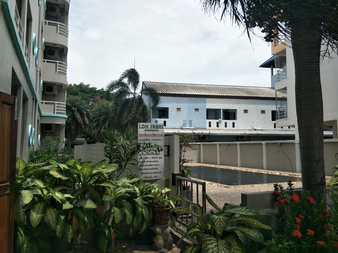Lomsabai Apartments Bang Saen Bagian luar foto