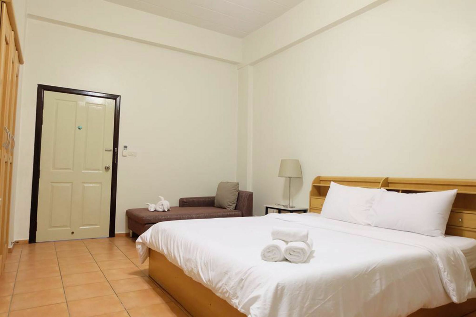 Lomsabai Apartments Bang Saen Bagian luar foto