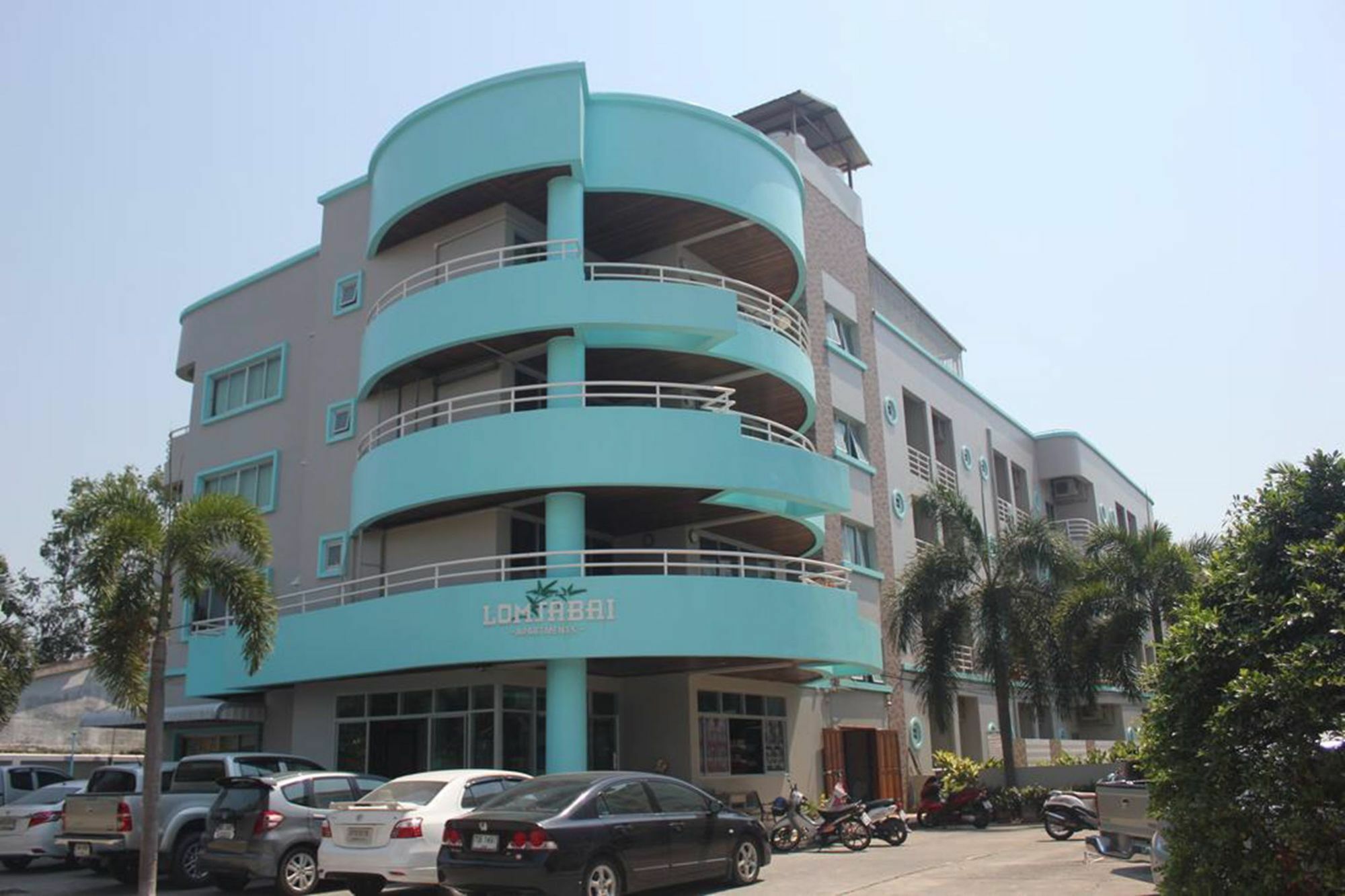 Lomsabai Apartments Bang Saen Bagian luar foto