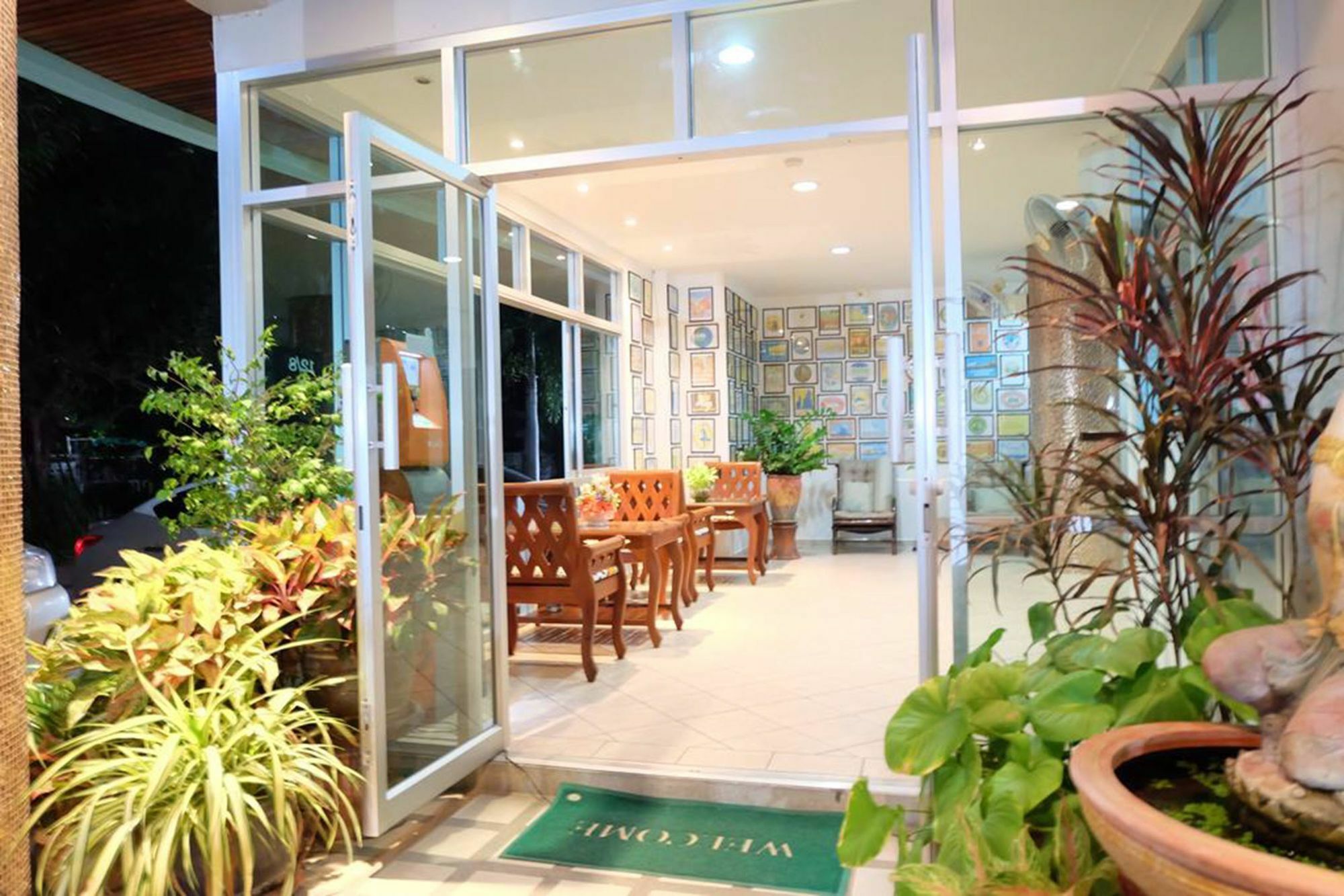 Lomsabai Apartments Bang Saen Bagian luar foto