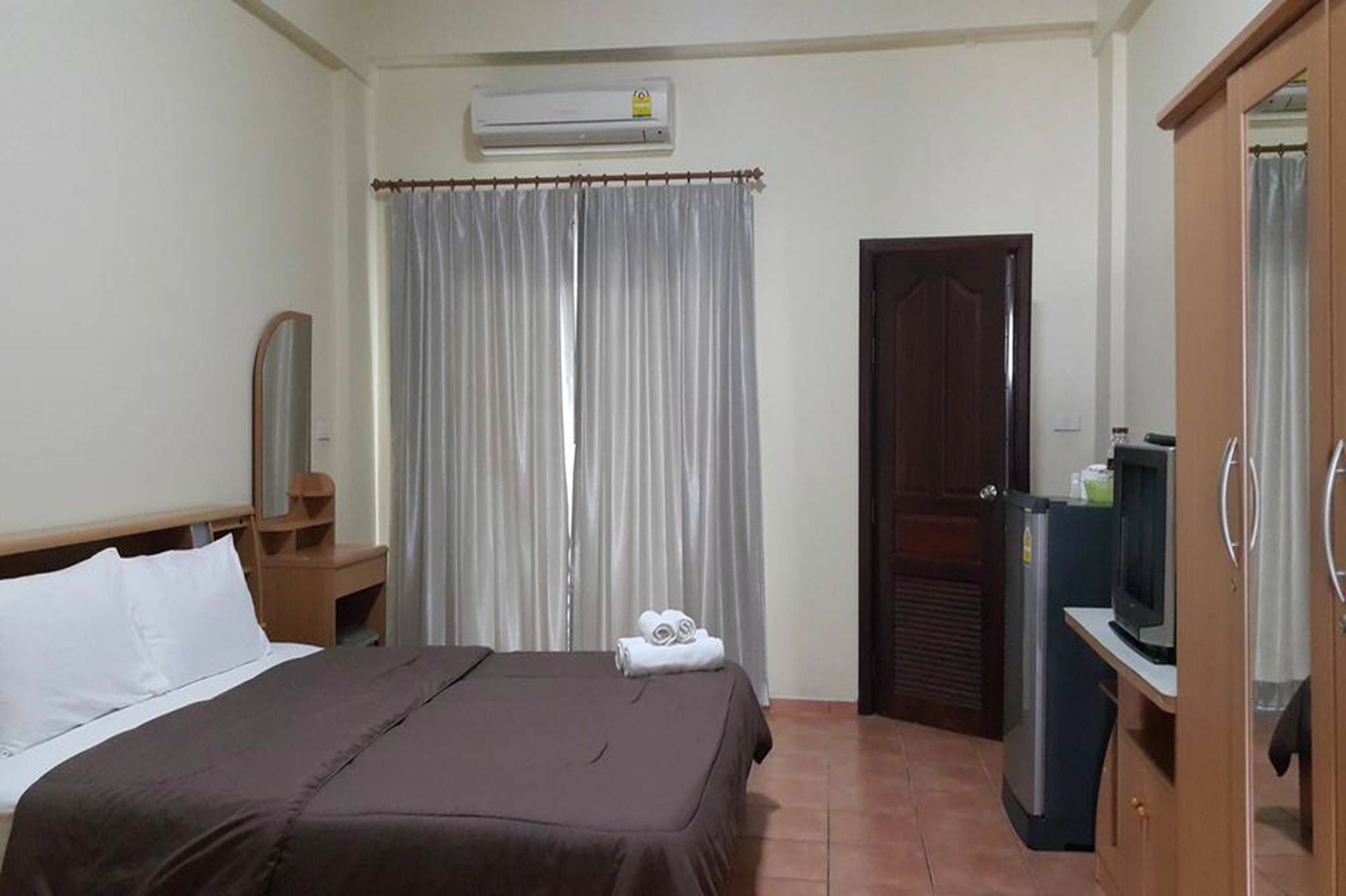 Lomsabai Apartments Bang Saen Bagian luar foto
